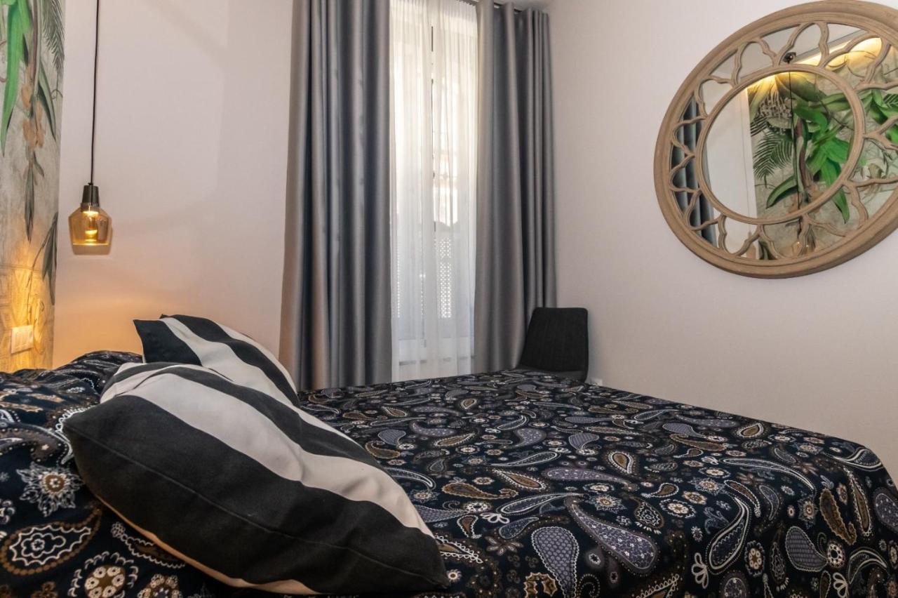 Triana Pelay Suites Sevilla Dış mekan fotoğraf